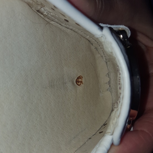 Michael Kors White & Gold Driving Mocs, size 7 - Picture 8 of 8